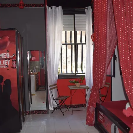Apartment Romeo And Juliet Center